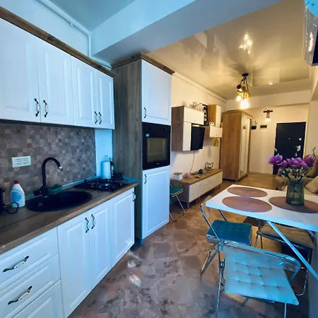Onix Building 708 Apartment Navodari